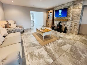 Lounge- click for photo gallery